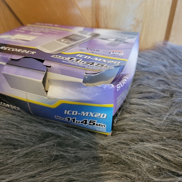 Sony Handheld Digital Voice Recorder - Picture 3 of 9